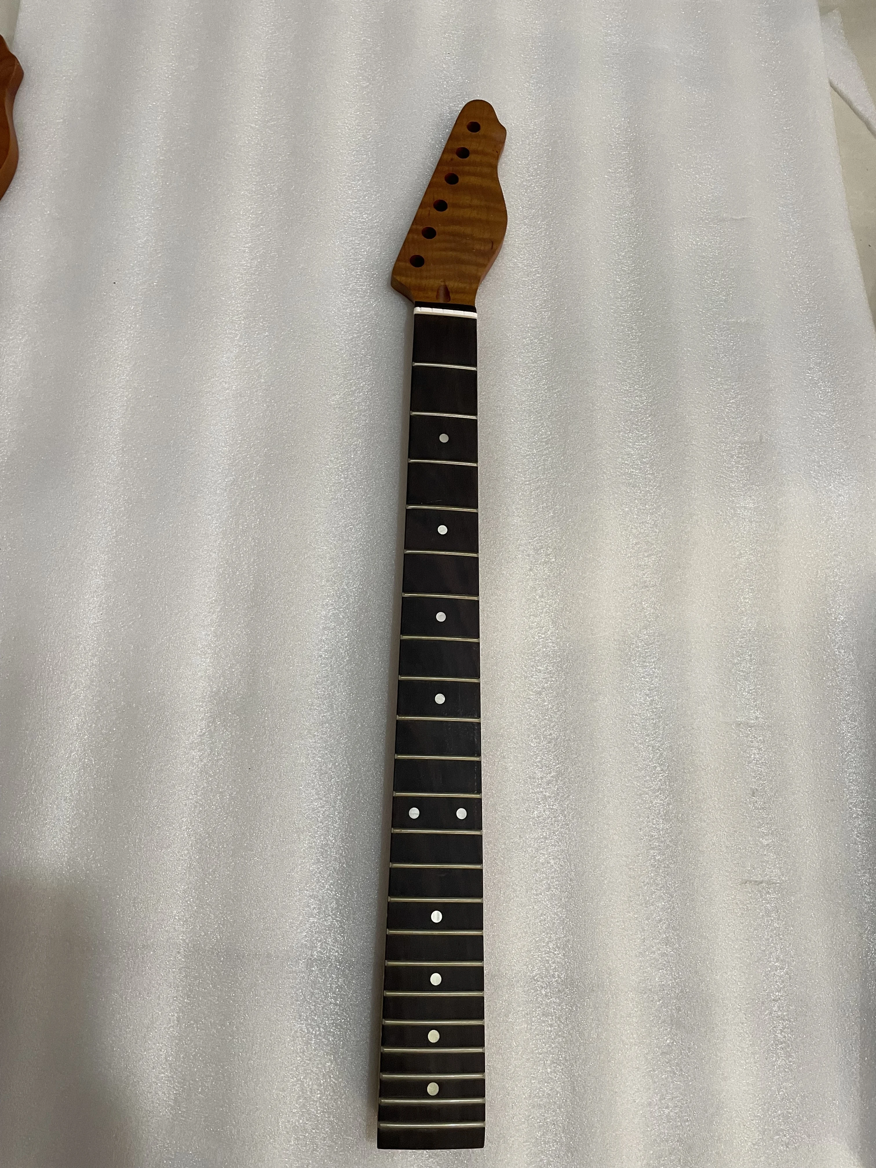 1 pcs special shape carbon roasted Maple tiger pattern roast maple electric guitar neck unfinished rosewood with logo 22 fret