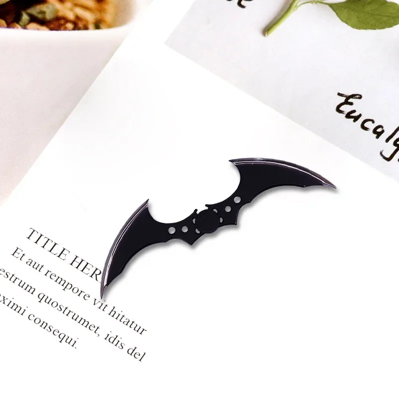 فاتح خطابات الخفافيش شارات ميدالية معدنية ، حرف ديكور منزلي