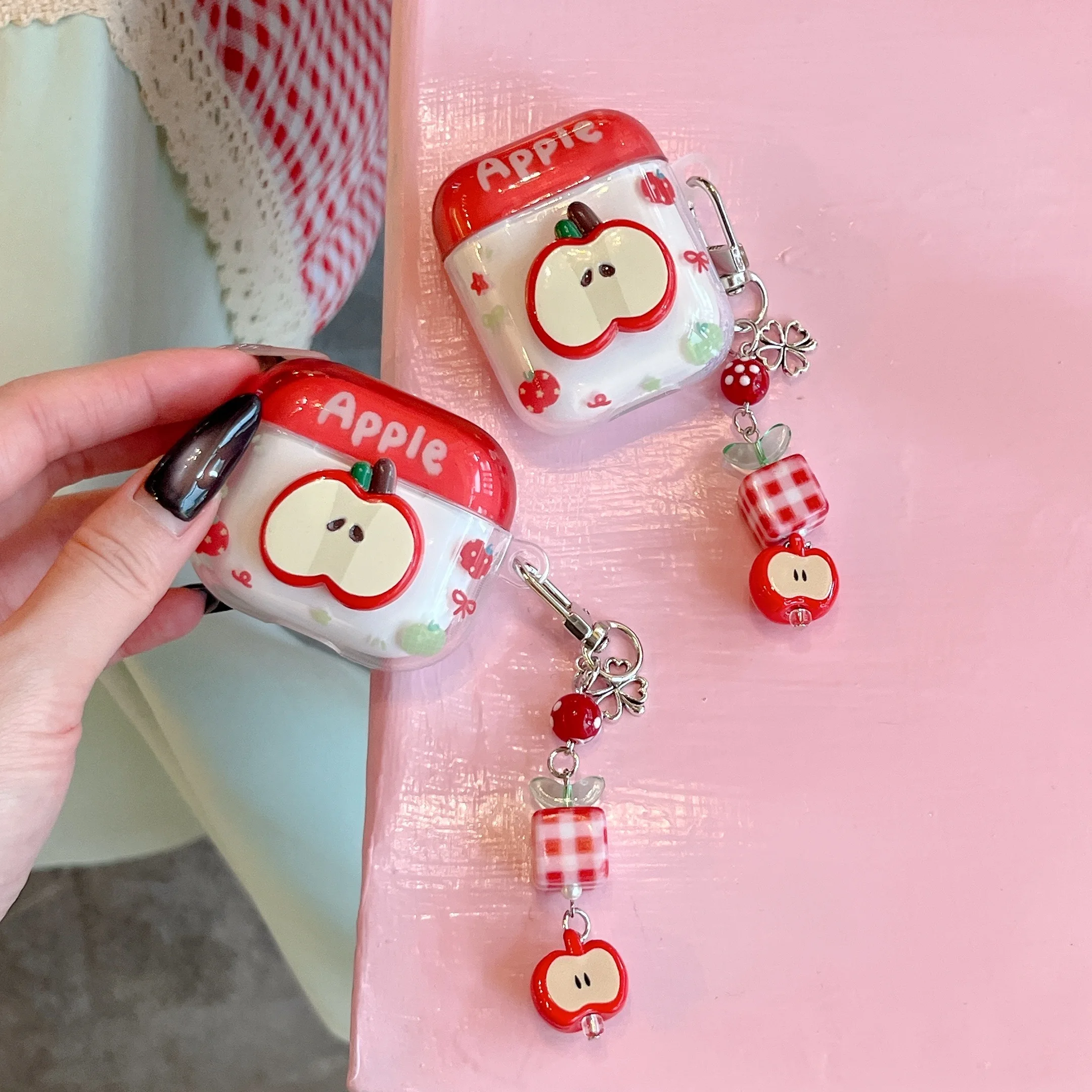 قلادة Apple مجانية مناسبة لحافظات سماعات AirPods 1/2/3/4 & Pro/Pro 2 - حافظة واقية لسماعات الأذن مضادة للانزلاق والصدمات، هدية عيد الميلاد، تعطي للأصدقاء أو العائلة أو الزملاء!