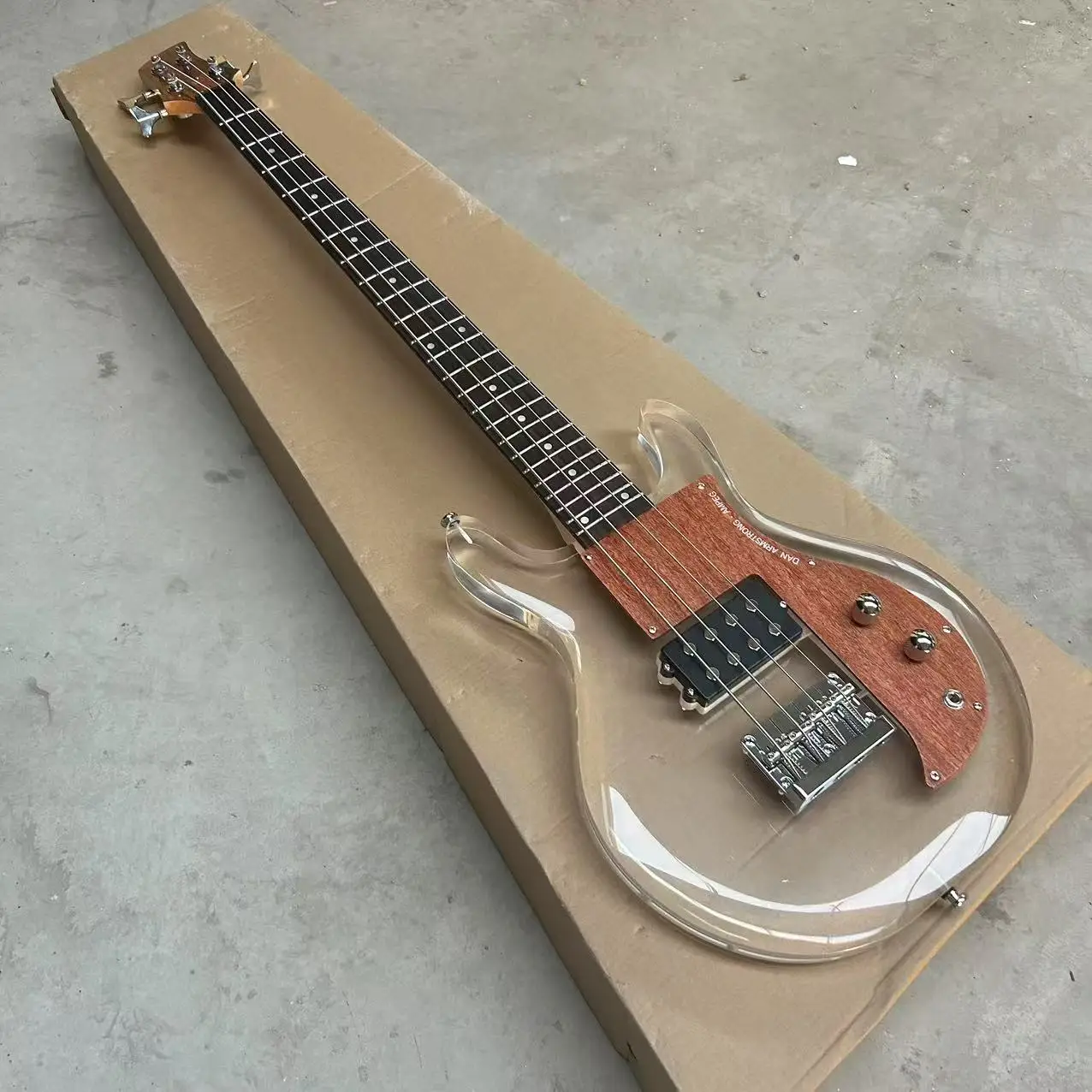 

In stock, acrylic LED lights with colorful flashing and 4 strings of bass, rosewood protective board, wholesale and retail