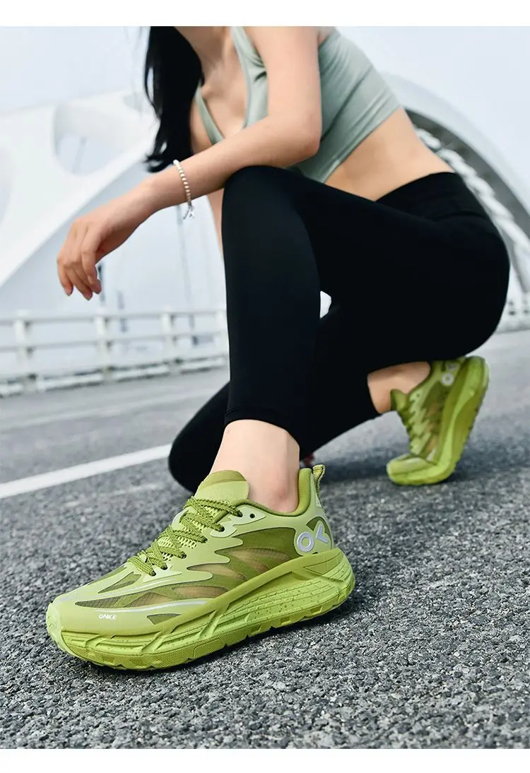 2025 Summer Casual Table Tennis Shoes Hot Sale Breathable Comfortable Lightweight Professional Sports Shoes Badminton Shoes