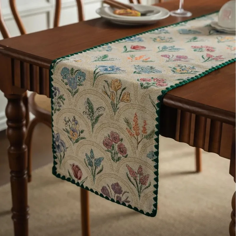 VIKAMA Vintage Colorful Tulip Floral Table Runner, Linen Woven Green Scalloped Edge Table Scarf Cottage Core Dining Decor