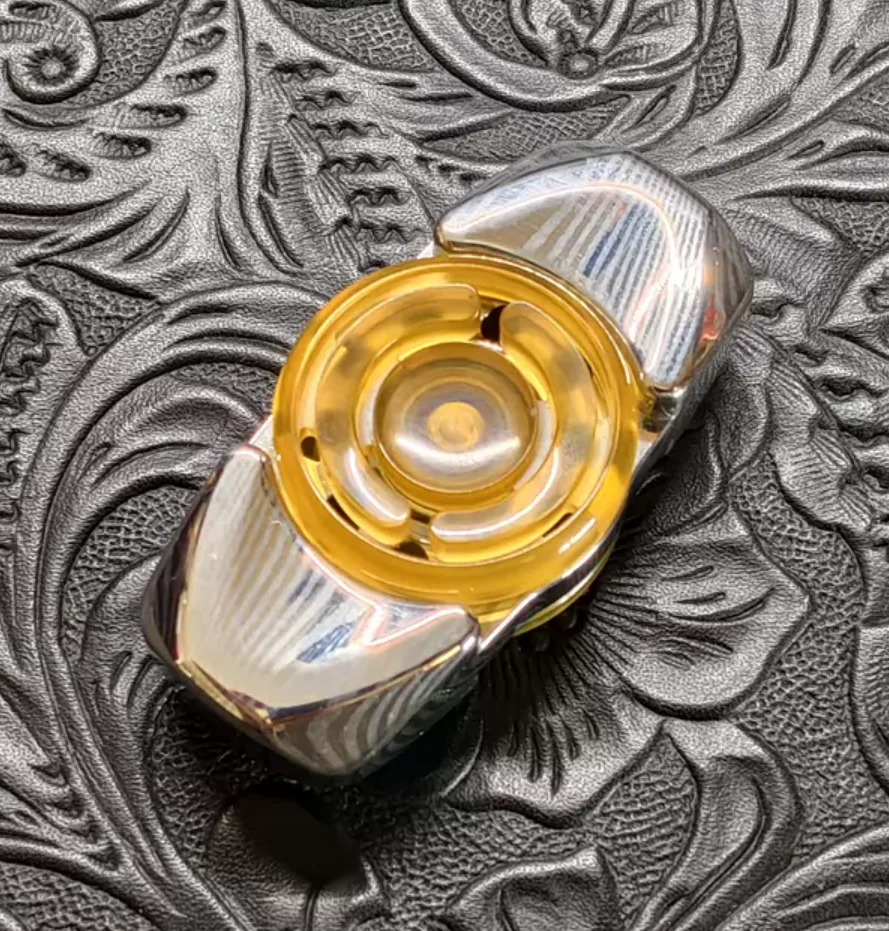 

Used EDC Xuan Yue EDC Malaysia Kirin spinner Fingertip gyroscope Decompression toys