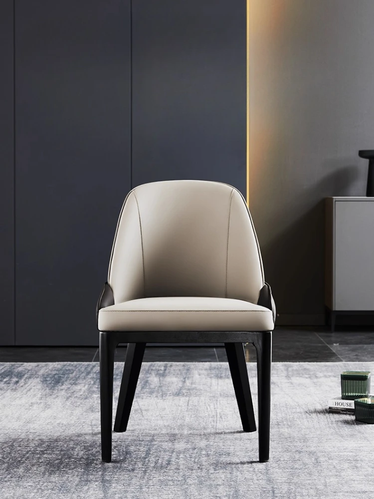   كرسي طعام إيطالي فاخر وخفيف الوزن وحديث وبسيط وسميك الساق مصنوع من الجلد ومسند ظهر مريح