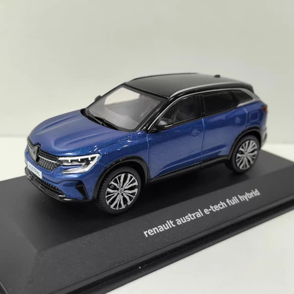 Diecast SOLIDO 1:43 Scale Renault Austral Alloy Car Model