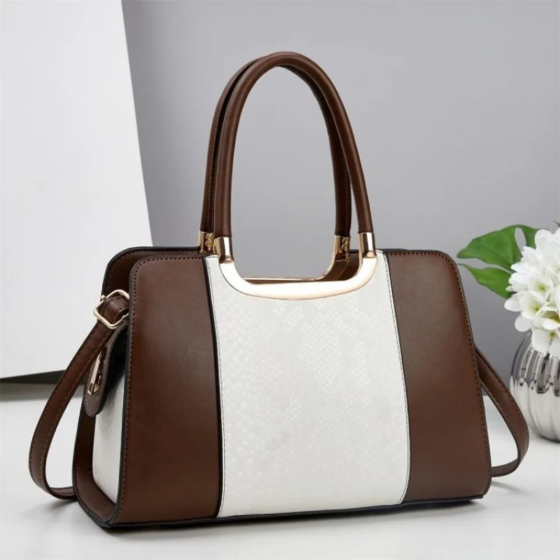 

Элегантная кожаная женская большая сумка, элитная роскошная брендовая модная дизайнерская стильная фурнитура, винтажная повседневная сумка ​