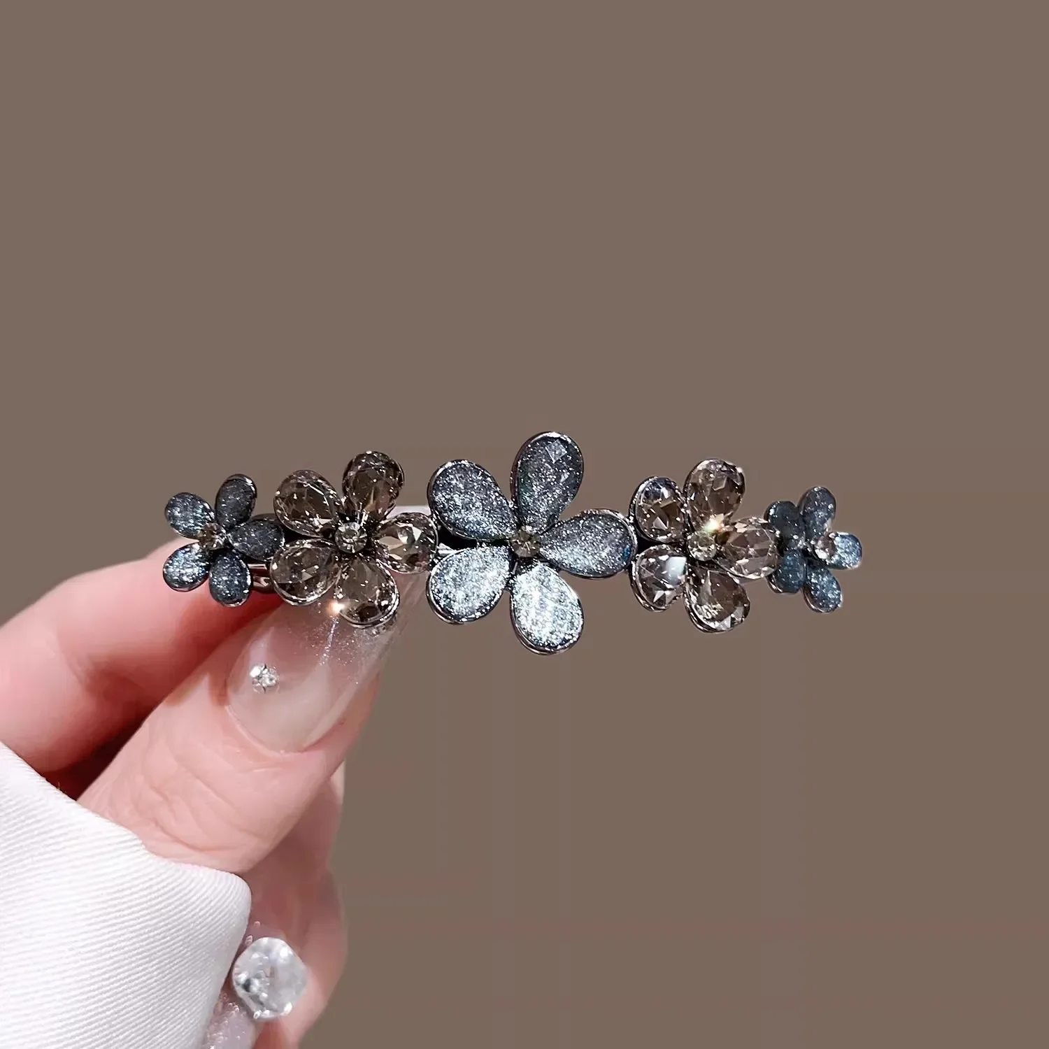 우아한 크리스탈 꽃 머리핀 봄 클립 하이 엔드 여성 머리 뒤쪽 반 묶인 헤어 클립 소녀 한국 스타일 헤어 액세서리