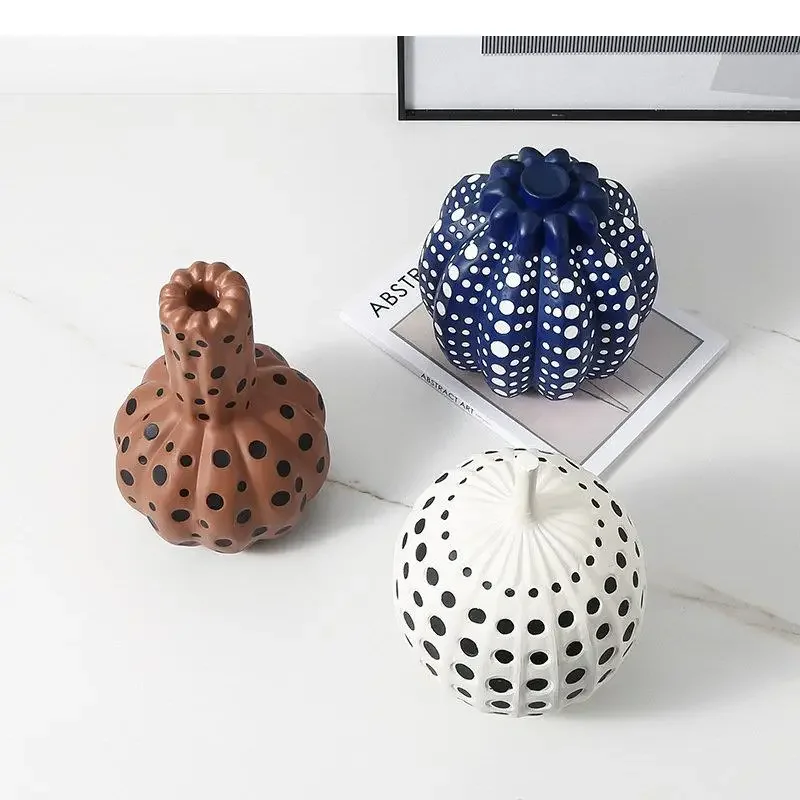 Polka Dot Pumpkin Resin Artwork Fruits Sculpture Minimalism Fruit Ornaments Desk Decoration Abstract Crafts Statue Modern Decor