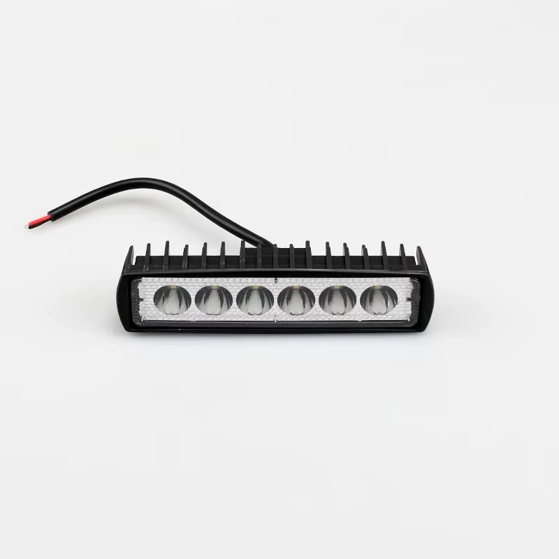 Projecteur de voiture Super lumineux à 6 LED, antibrouillard, 12V, barre lumineuse de travail automatique, éclairage nocturne pour moto tout-terrain 4x4 SUV ATV