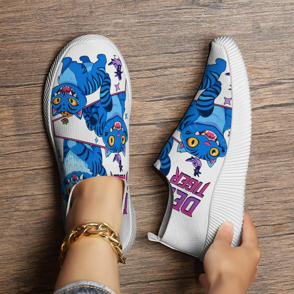 أحذية كاجوال جديدة كبيرة الحجم وخفيفة الوزن ومتماسكة برباط للزوجين تتميز بتصميم الرسوم المتحركة لفريق The Witch Hunter #5