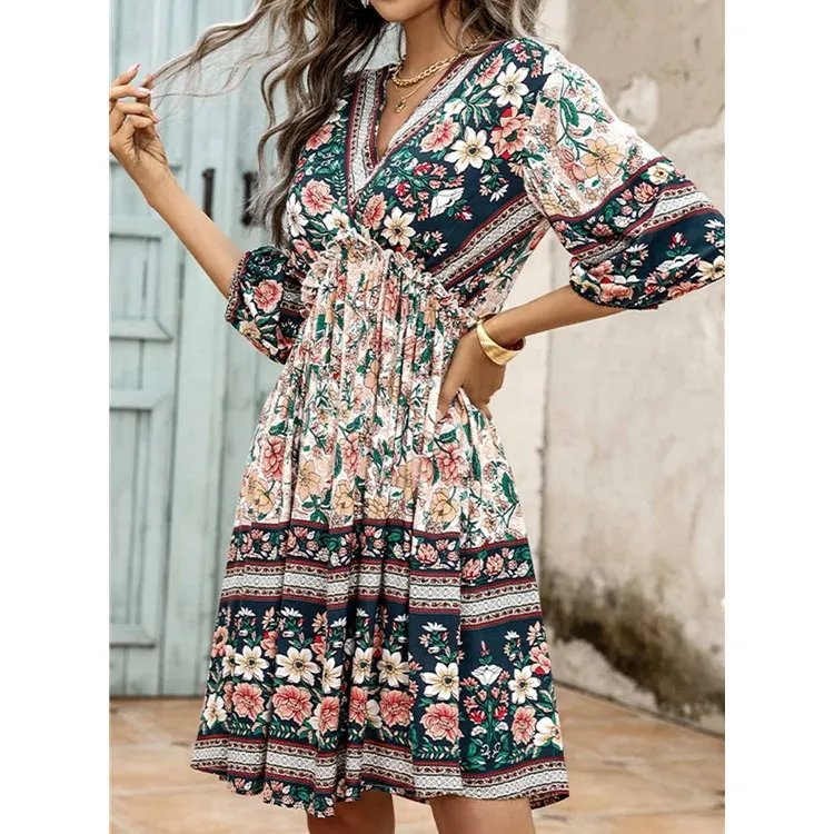 New Feminine Dress V-neck Short-sleeved Printed Colorful Retro Q Street Commuting Elegant Loose And Comfortable Dress