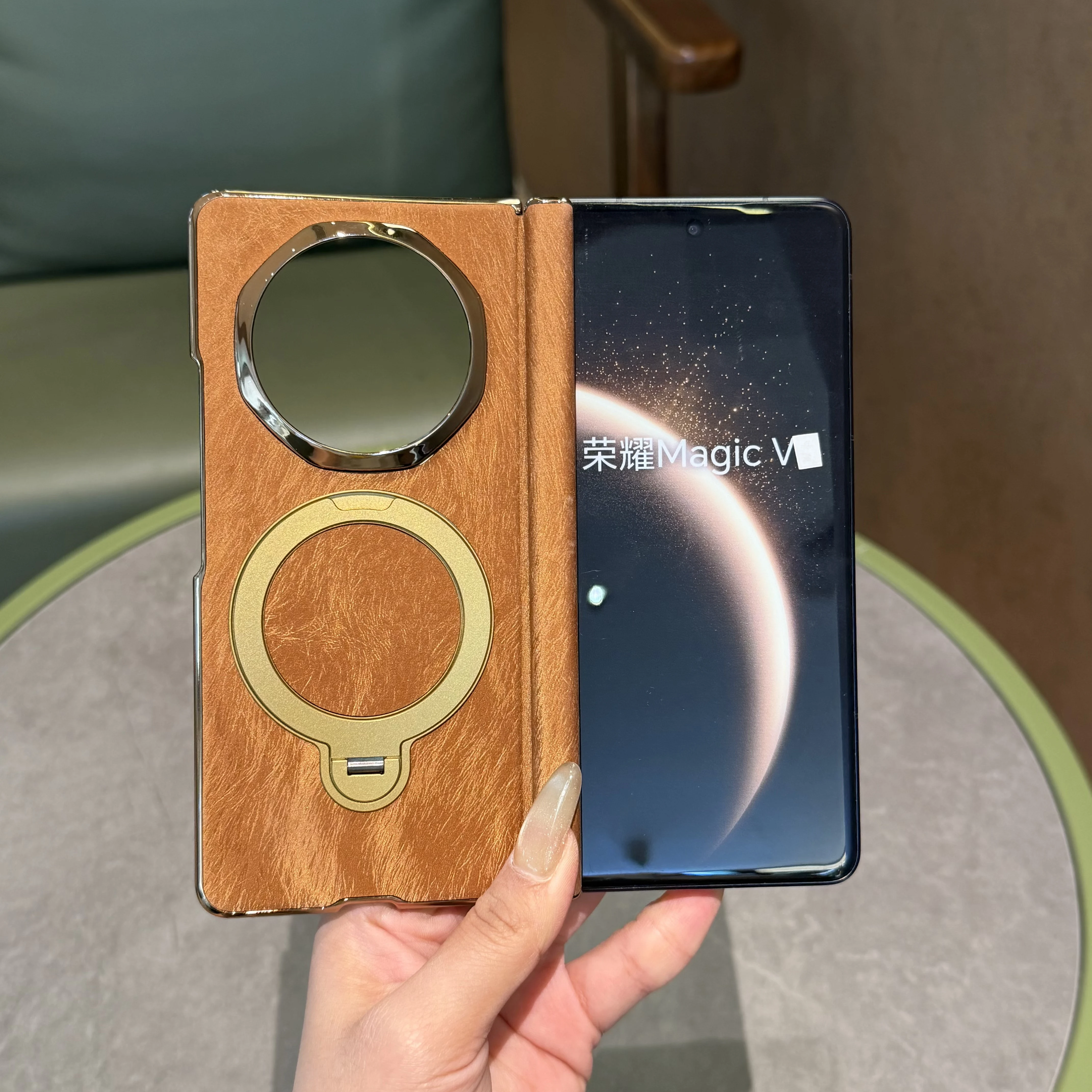 

Velvet-pattern protective case for Honor Magic V5 with metal rotating stand, drop-proof, scratch-resistant, lightweight