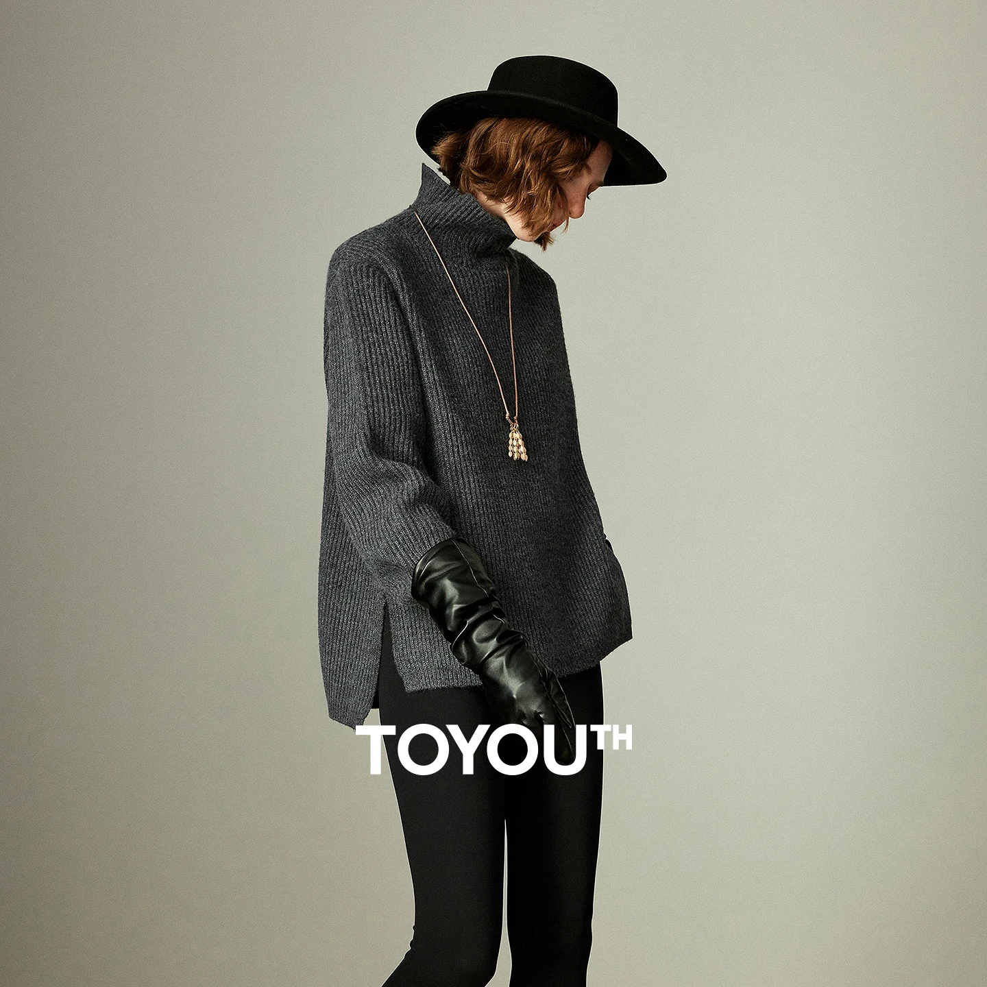 

TOYOUTH Sweater for Women 2025 Winter New Chunky Knit Lazy Style Short-Front-Long-Back Split Back Collar Top