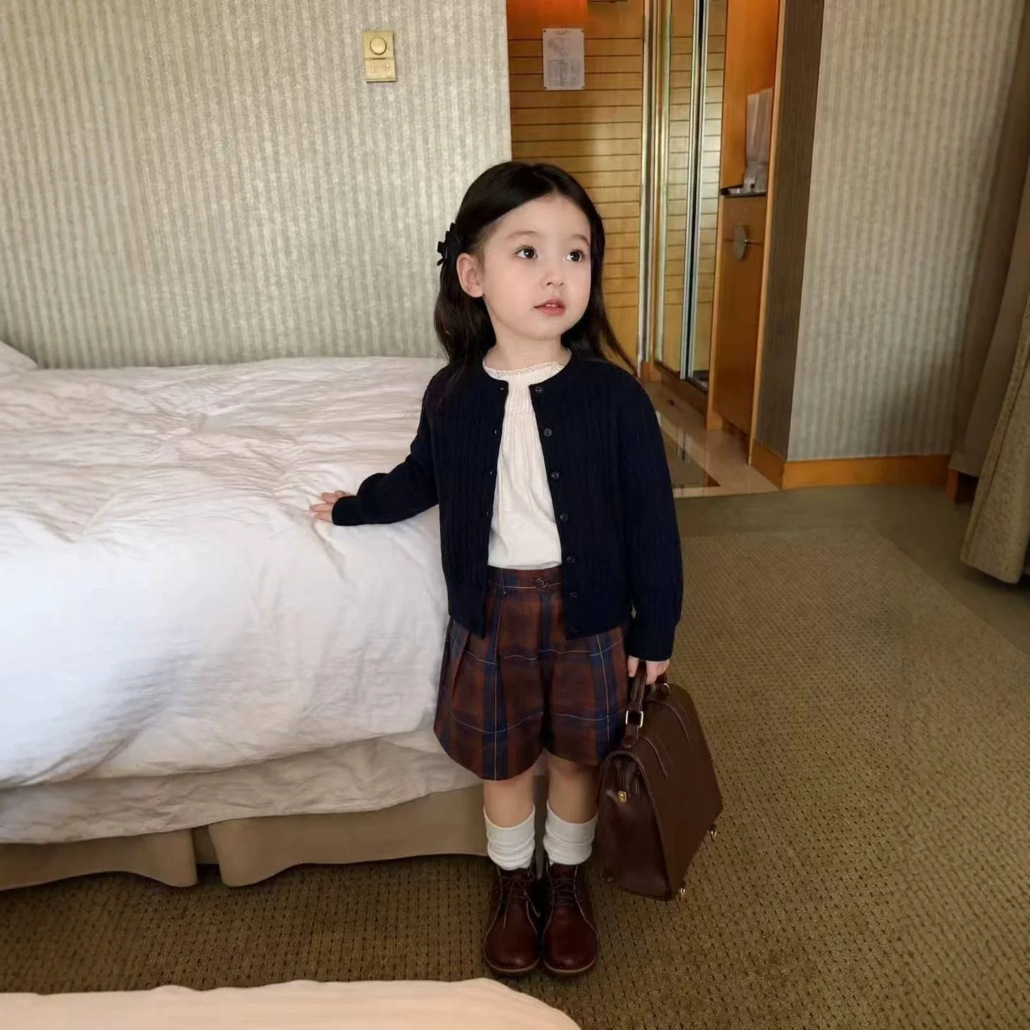 Girls Autumn Set 2026 New Childrens Lace Shirt Sweater Cardigan Plaid Casual Shorts