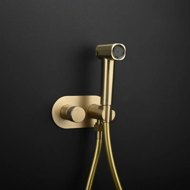 Imagem -02 - Solid Brass Shattaf Shower Faucet Mixer Tap Bidé Pulverizador Grupo Escova de Ouro Quente e Frio Banheiro Parede