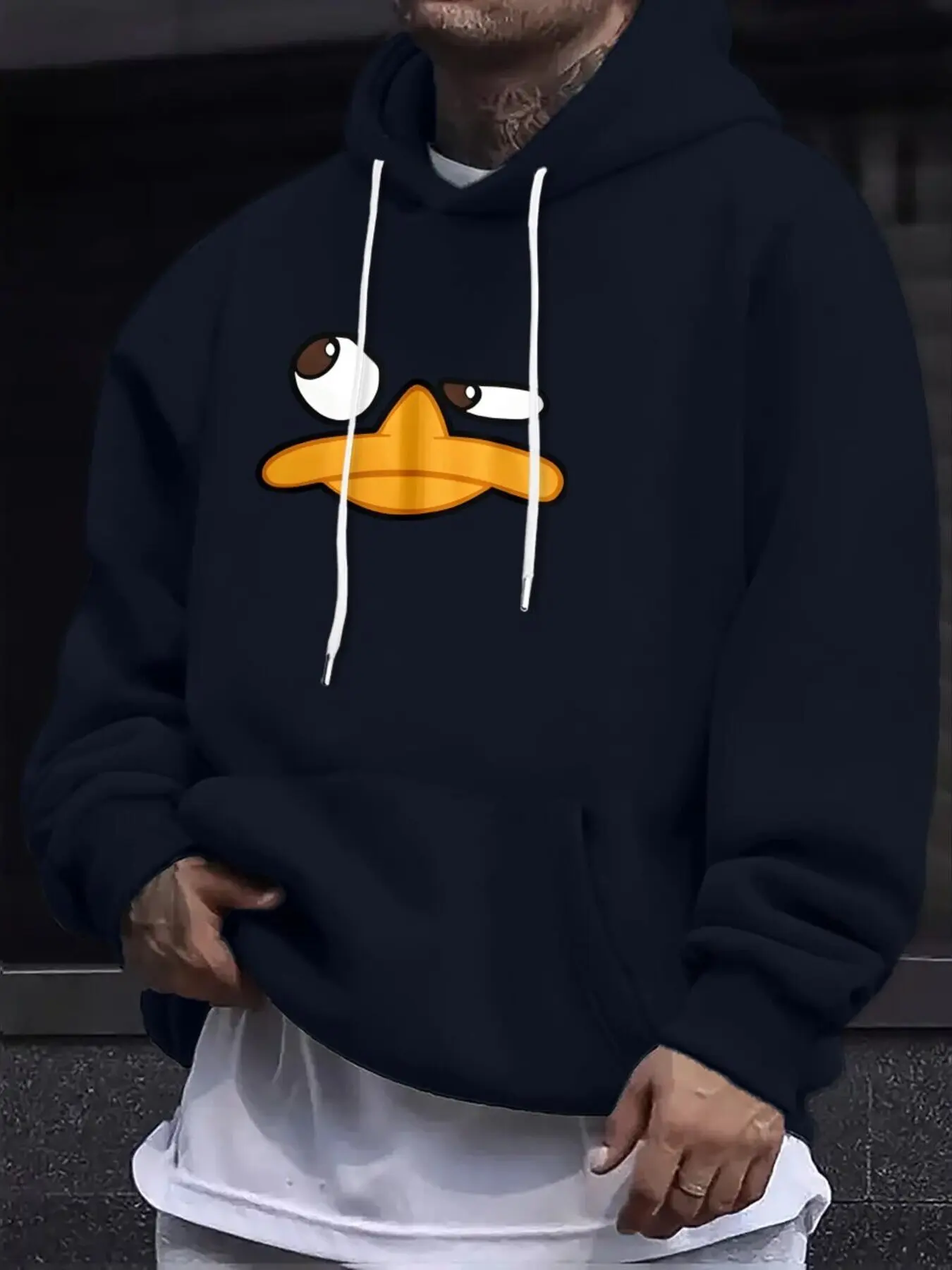 Men’s hooded sweatshirt featuring a duck-bill graphic print—perfect for daily commutes, trendy casual wear, and stylish looks.