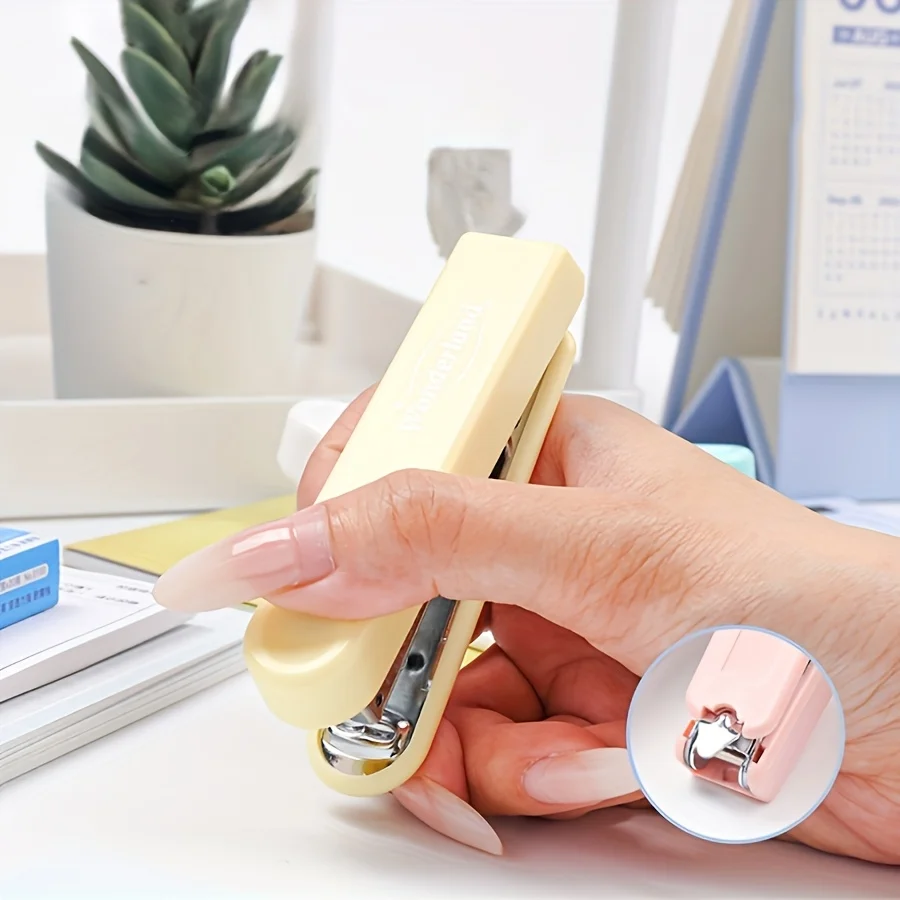 1 stuk draagbare mini-nietmachine - handmatige bediening, materiaal van roestvrij staal, ABS-behuizing, nietjes voor papierbinding