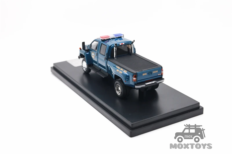 MK Miniatures & GOC 1:64 GMC TOP KICK PICK UP camion de POLICE bleu Limited499 singapour AUTOEXPO 2025 modèle de voiture moulé sous pression