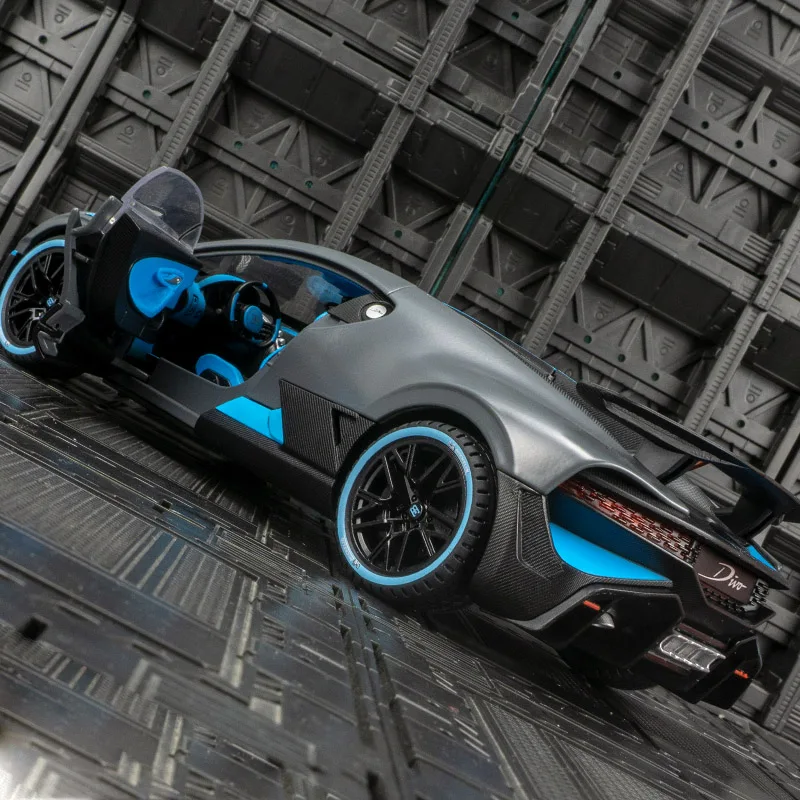 Puertas de coche modelo de carreras de aleación Bugatti Divo 1:18, el capó delantero y la puerta del maletero también se puede abrir, mano de obra fina