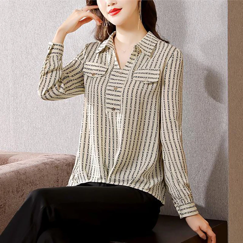 Vintage Printed Letter Folds Asymmetrical Blouses Women's Clothing 2023 Autumn Winter Loose All-match Tops Office Lady Shirts
