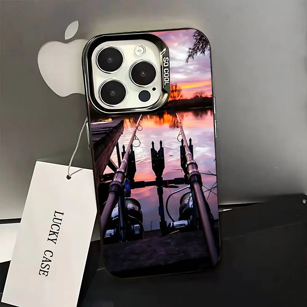 حافظة هاتف على شكل سمكة سمك الشبوط لهاتف آيفون 16,15,14,13,12,11,Pro,XS,Max,Plus,Mini,SE غطاء مقاوم للصدمات من الحلوى السوداء غير اللامعة