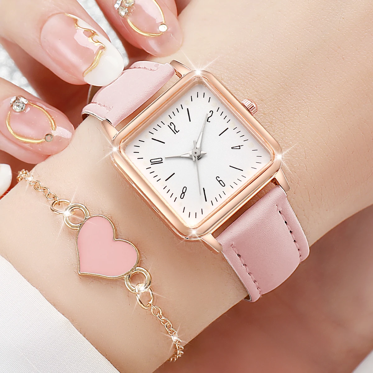 6PCS/Set Women\'s Watches Fashion Square Leather Band Quartz Watch Heart Bracelets Set（Without Box）