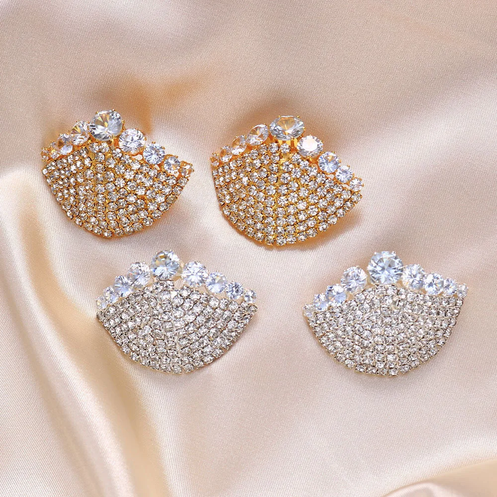 Sexy Rhinestone Shell Nipple Cover Stickers Underwear for Women Hollow Crystal Breast Pasties Nipple Protector Accessories