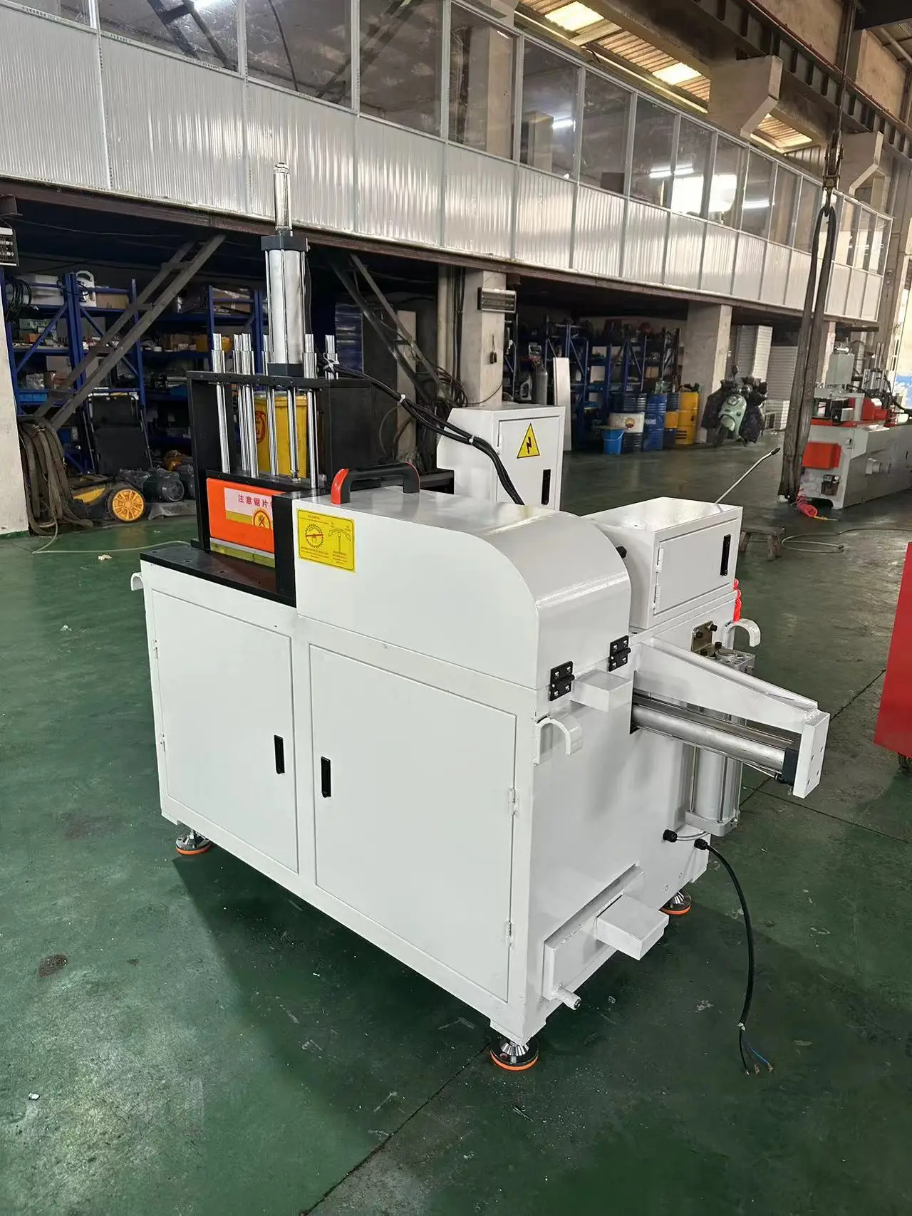 CHINA High Speed Semi Automatic Aluminium Cutting Aluminum Saw Cutting Machine