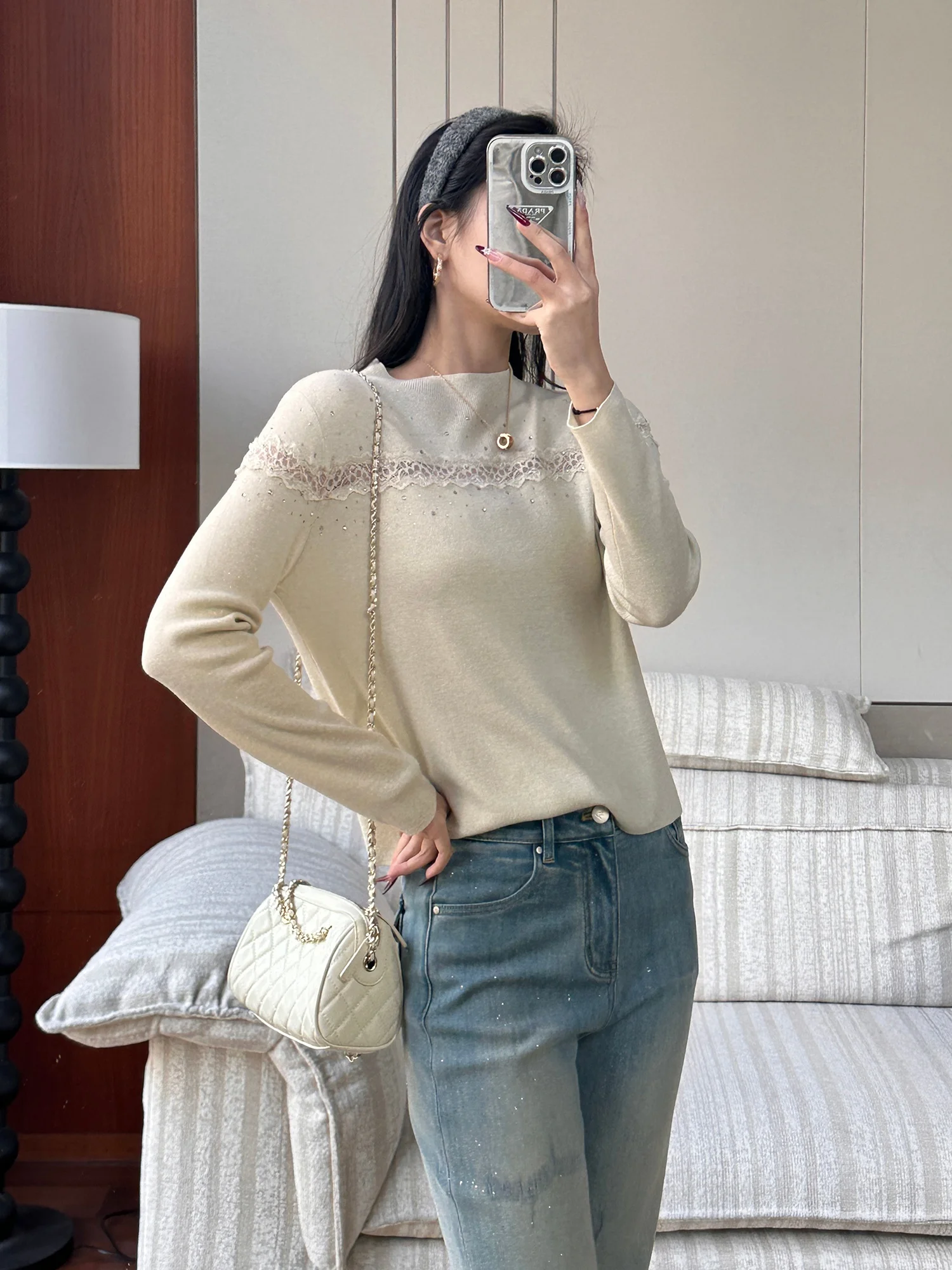 

Ultrine Merino Wool Knitted Sweater with Heavy Du Rhinestones by Old Yang Casual Loose Fit Faionable Spring Outerwear