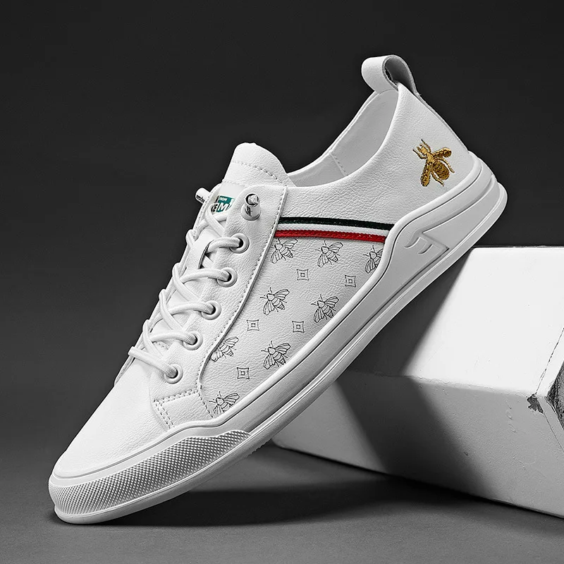 

Fashion Men Leather Casual Shoes Lightweight Breathable Flats Shoes Luxury Men's Outdoor Walking Sneakers