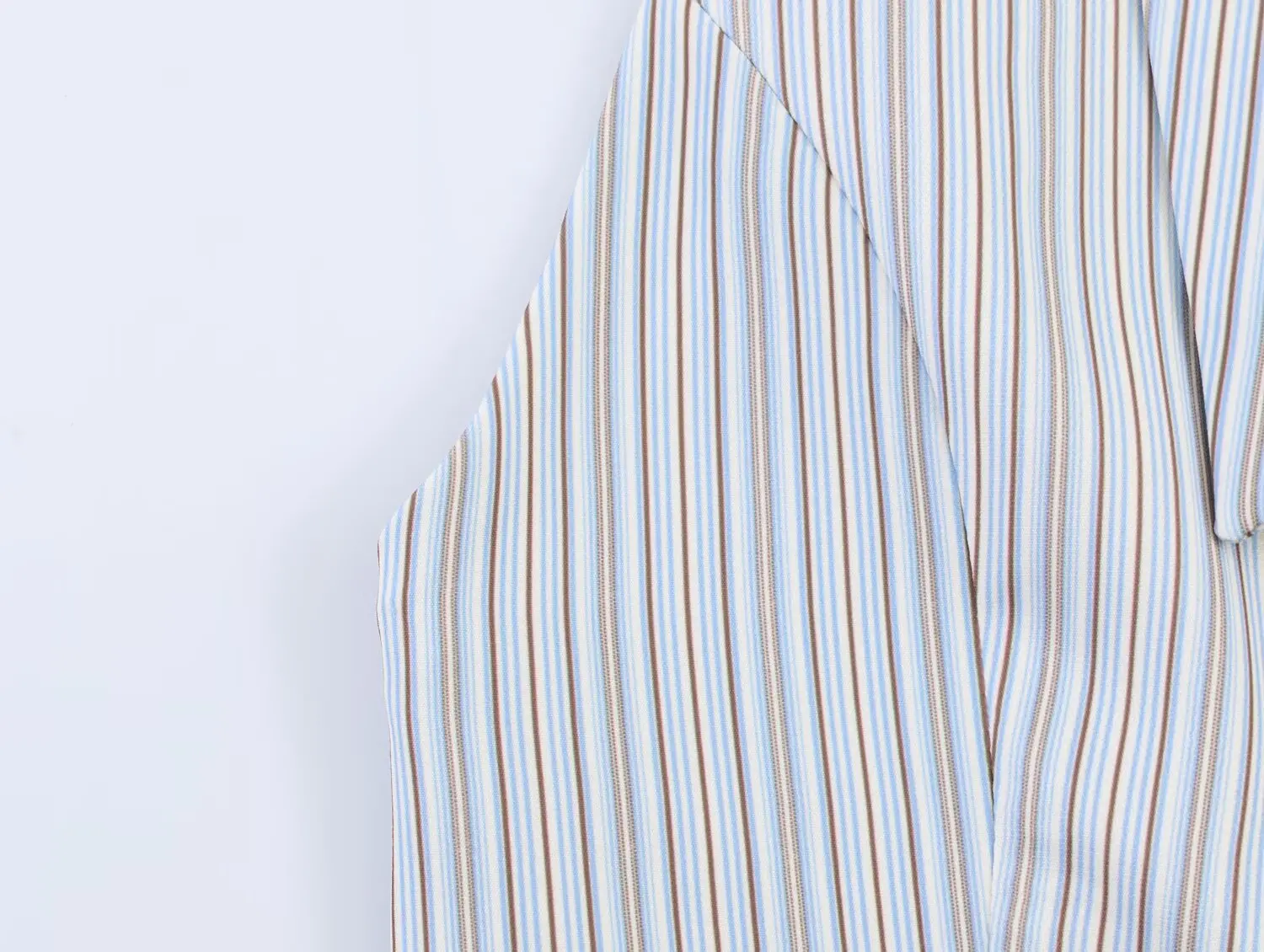 2026 new summer style unique, refreshing and good-looking hot girl style striped halter neck lapel zipper top shorts suit