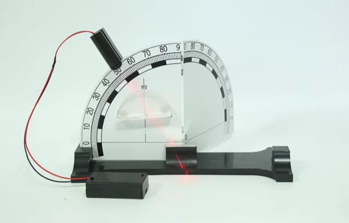 Reflection and Refraction Demonstrator of Light / Light Propagation with Base Optical Experiment Equipment