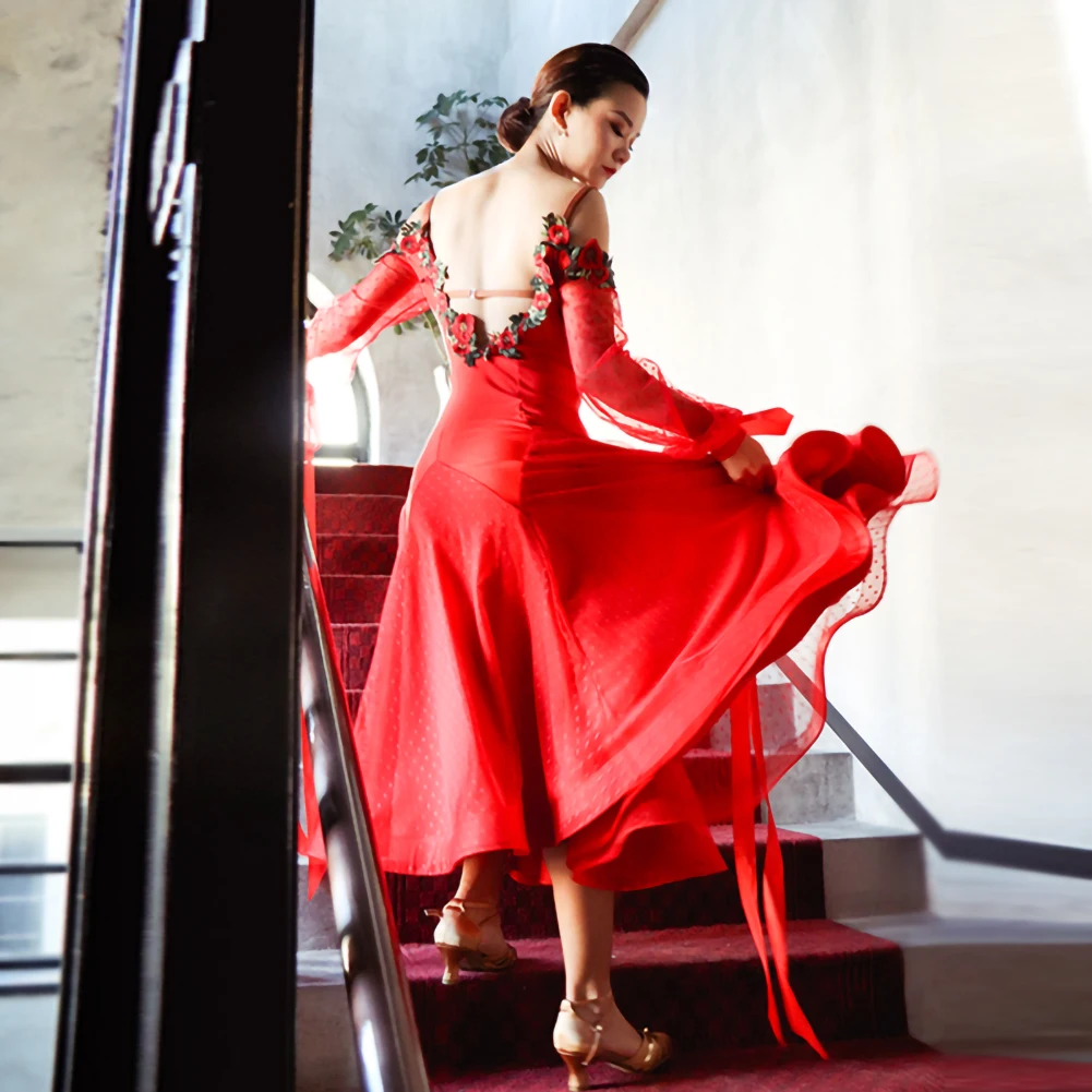 Abito da pratica a maniche lunghe con nastro da campionato, abito da competizione per sala da ballo con fionda rossa valzer