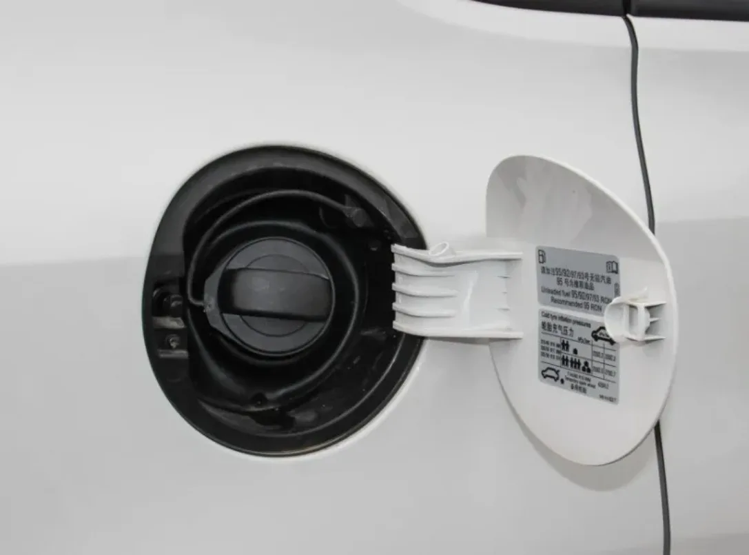 

New Fuel Filling cap Tank cover For VW Tiguan 2010-2016
