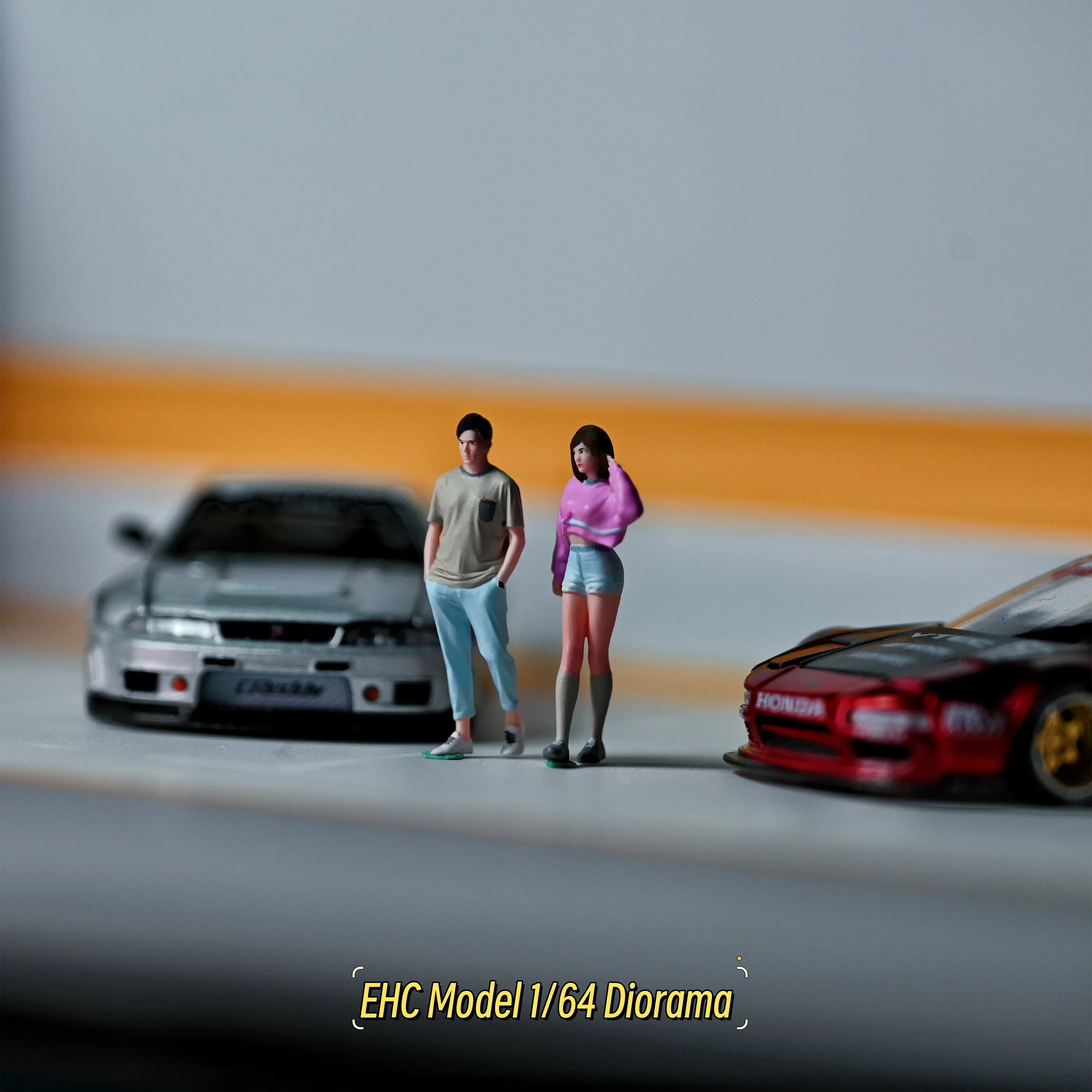 EHC Model Diorama 1/64 Scale Figurines Model Car Shopping Couple Collection Miniature Hand-painted