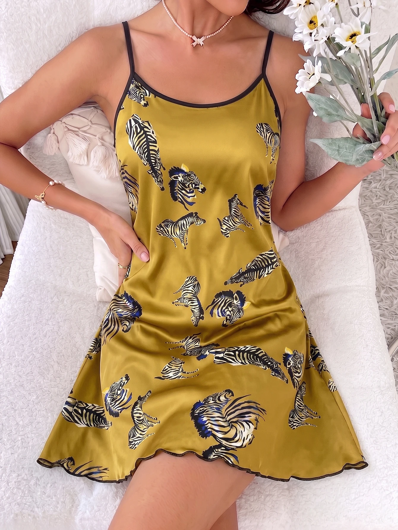 A one-piece camisole dress for women pajamas fashionable summer home wear casual