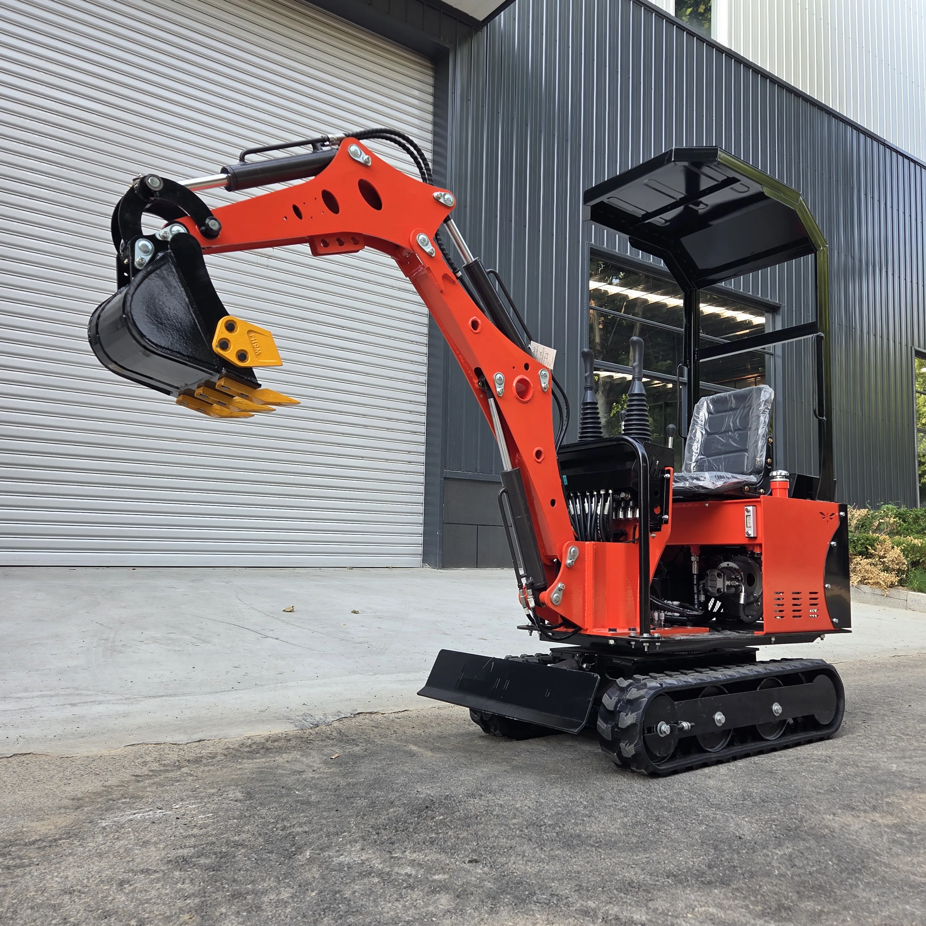 ZNW - 08 Compact Home Mini Excavator, 2.2Km/h Travel Speed, 1300mm Digging Depth for Yard & Small Construction Projects