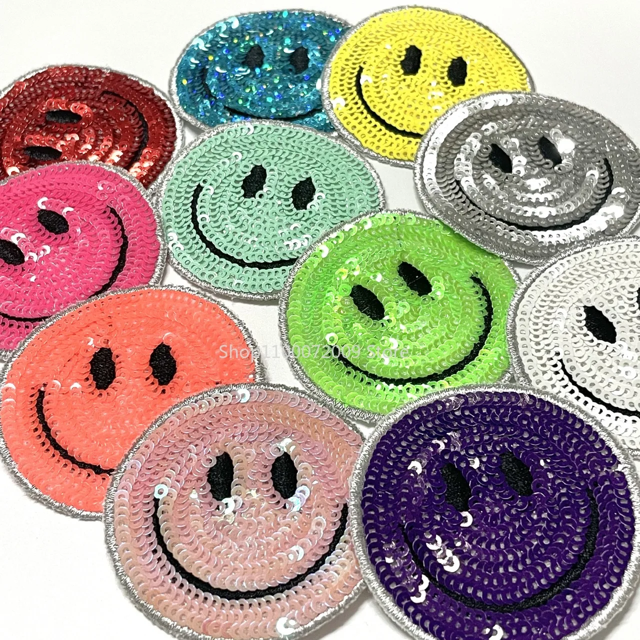 1pcs Smile Patches Sequined Giller Iron on Patch for Clothing Round Sequins Badge Colorful Smile face Applique for DIY Accessory