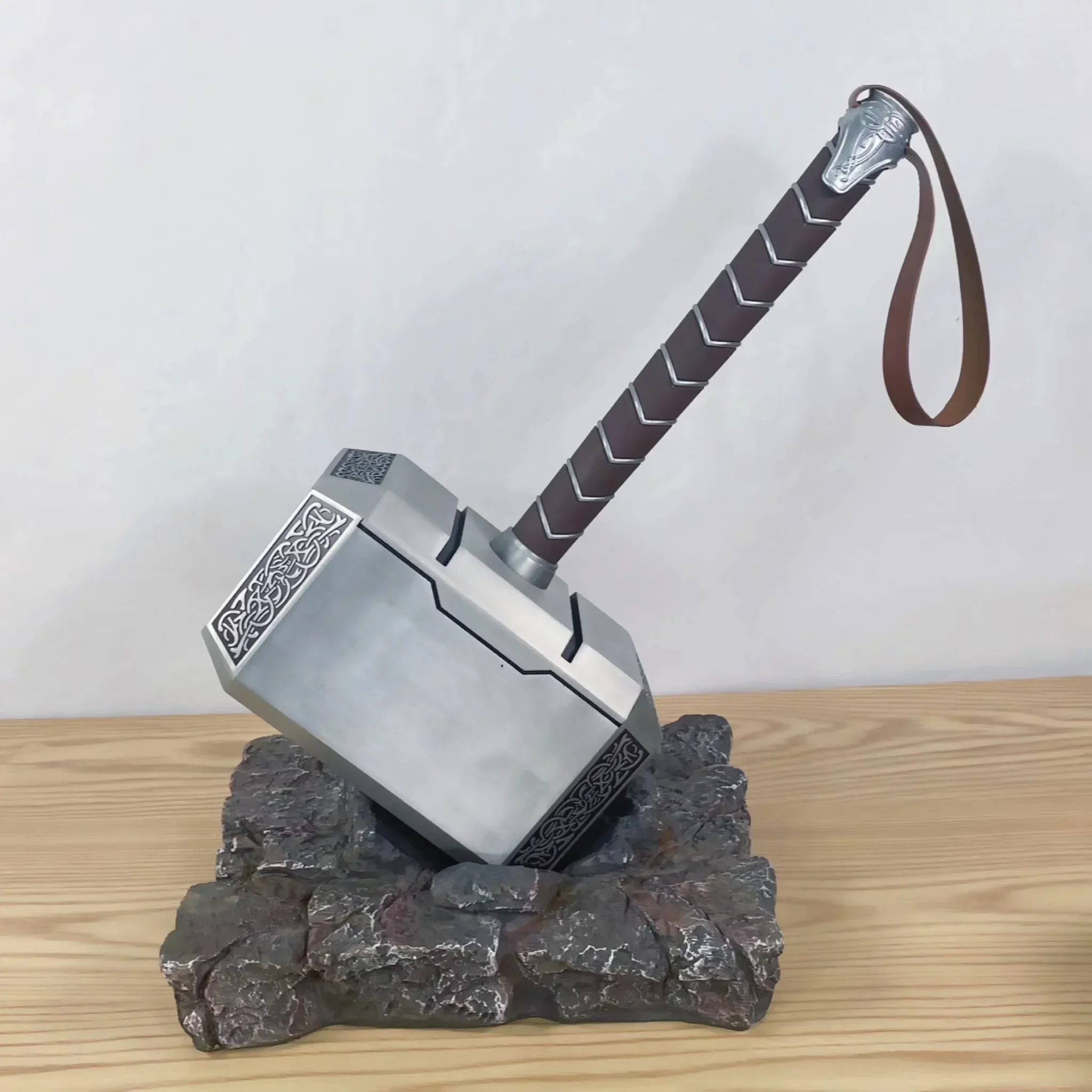 [Metal Made] Collection 1:1 Cosplay superhero Thor hammer mjolnir toy adult costume party metal hammer base stand model Home