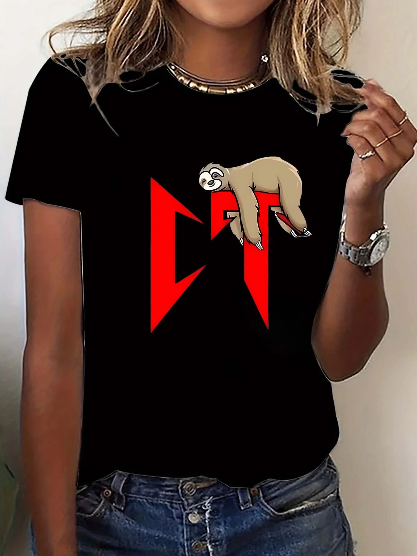 

Women's Y2K Streetwear Cartoon CT Sloth Graphic T-Shirt - White Round Neck Short Sleeve Tee with Red & Black Print
