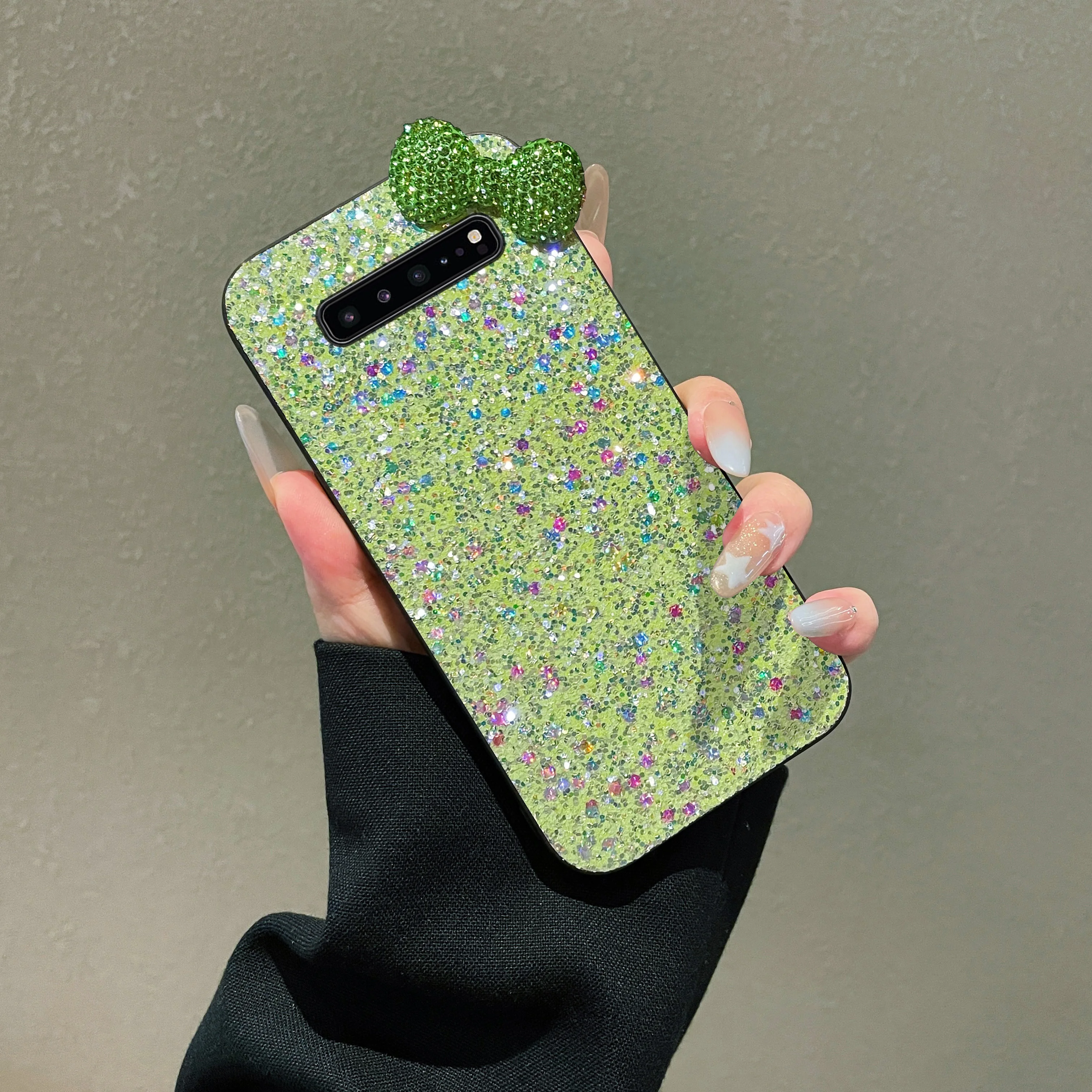 เคสโทรศัพท์วู๊ฟส์แบบกลิตเตอร์ว - Phone Cases Vogue บทวิจารณ์และราคา