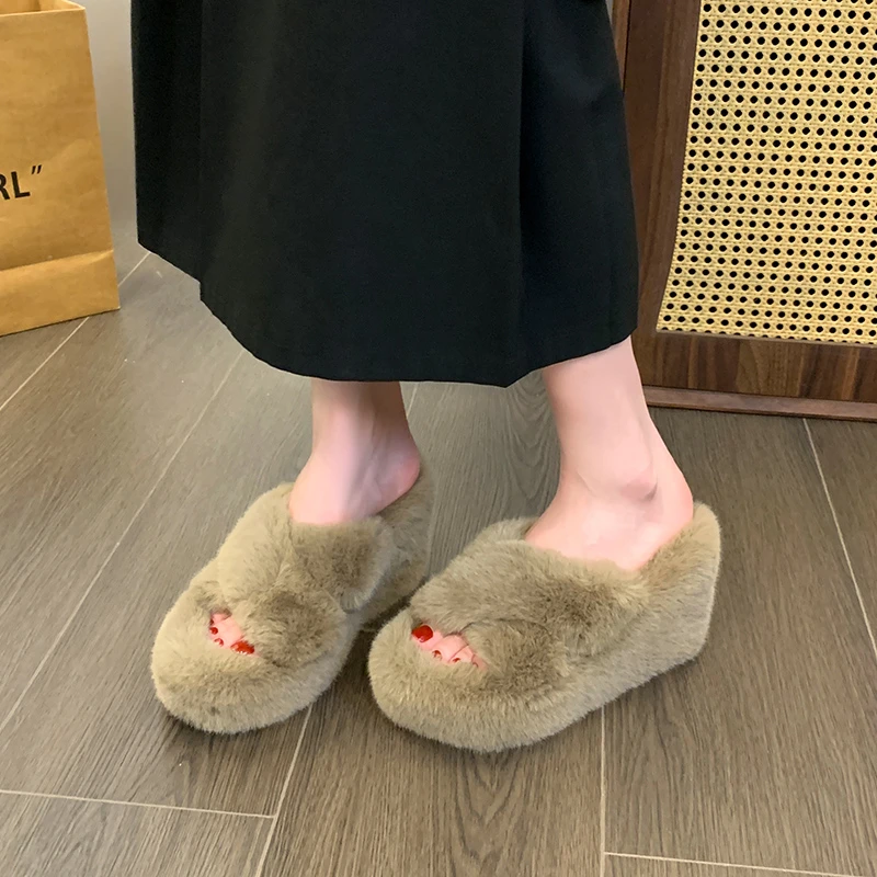 

Winter Fluffy Slippers for Women New House Faux Fur Slippers Ladies Platform Cozy Fuzzy Indoor Wedge Shoes Korean Slides Women