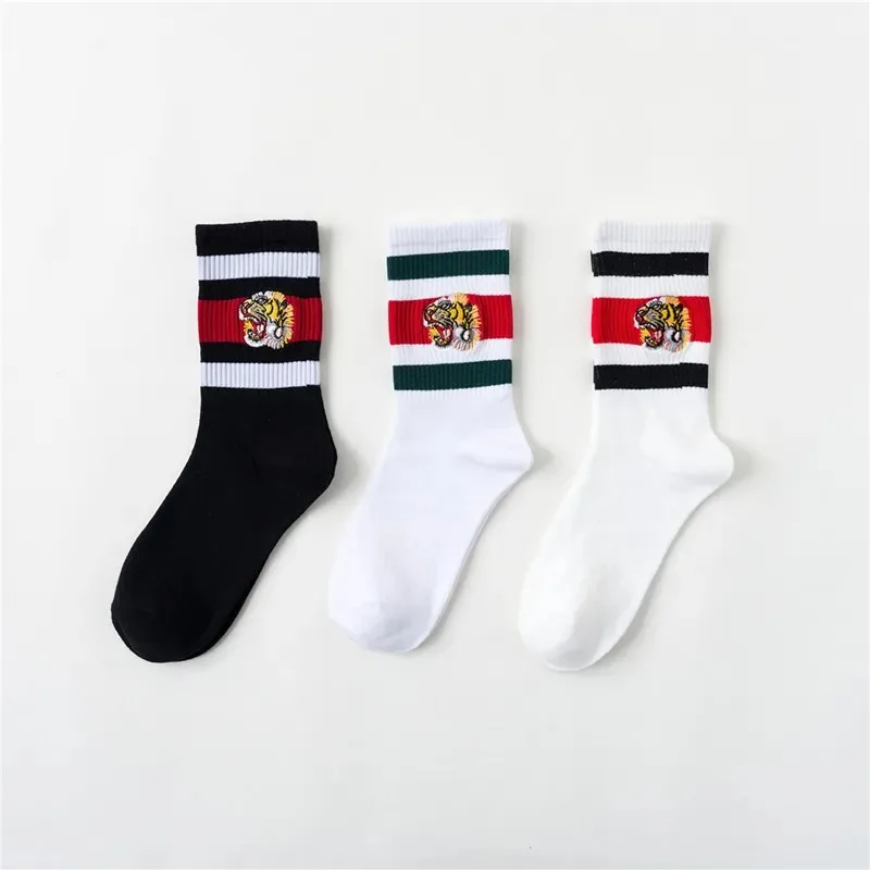 New Unisex Couple Tiger Head Embroidery Socks Men Women Mid Tube Sport Cotton Classic Casual Happy Funny Socks Hip Hop Sox Solid