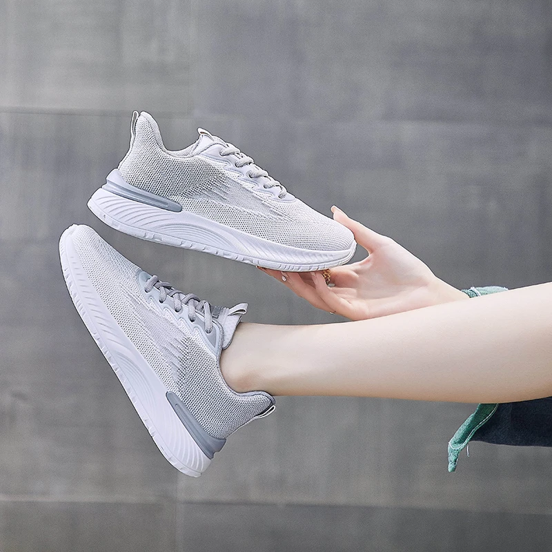 Nowe buty sportowe damskie letnie buty do biegania powierzchnia siatkowa oddychające buty na co dzień miękka podeszwa lekka latająca tkactwo