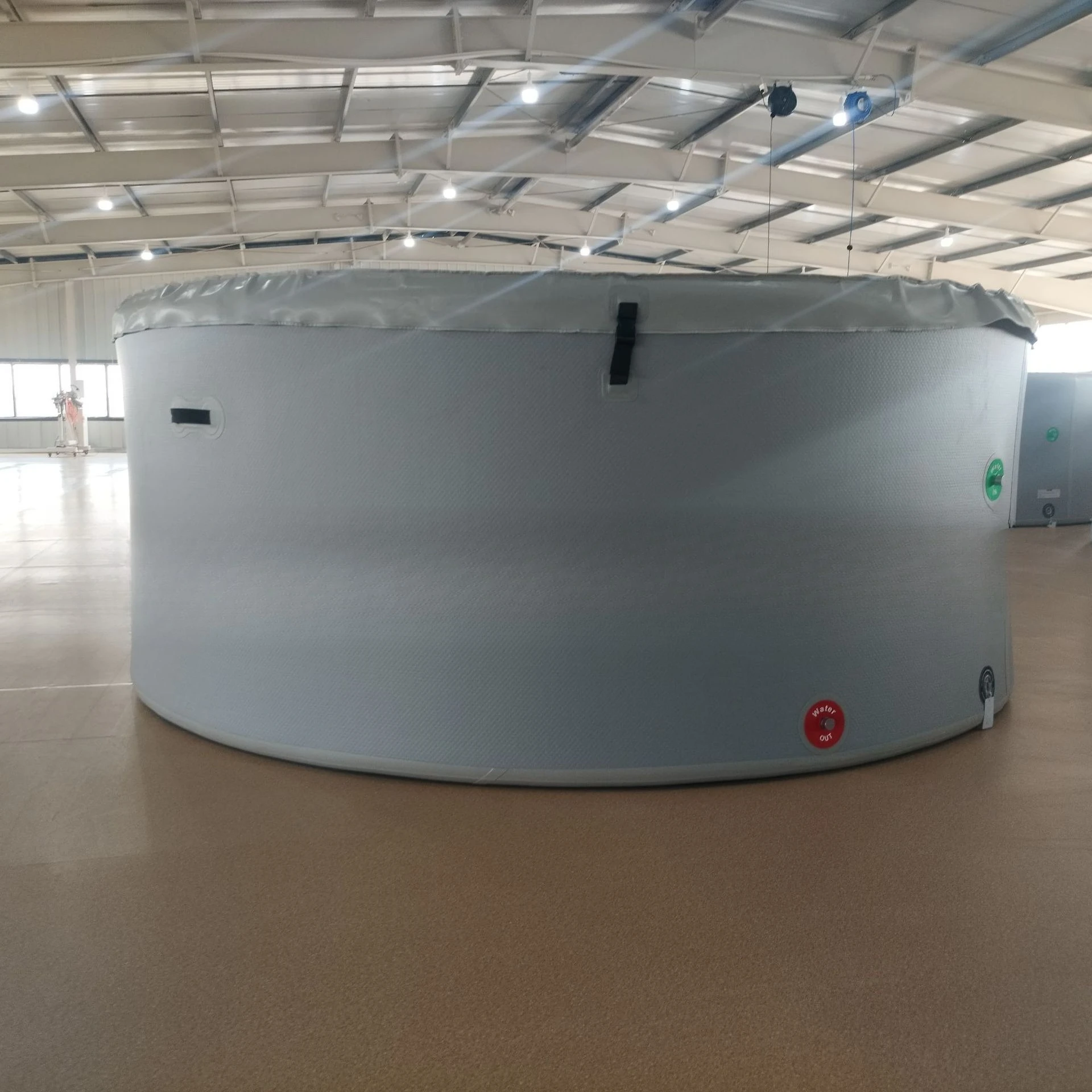 

Round inflatable swimming pool Inflatable brushed pool Inflatable playdiameter 4m, height 1m