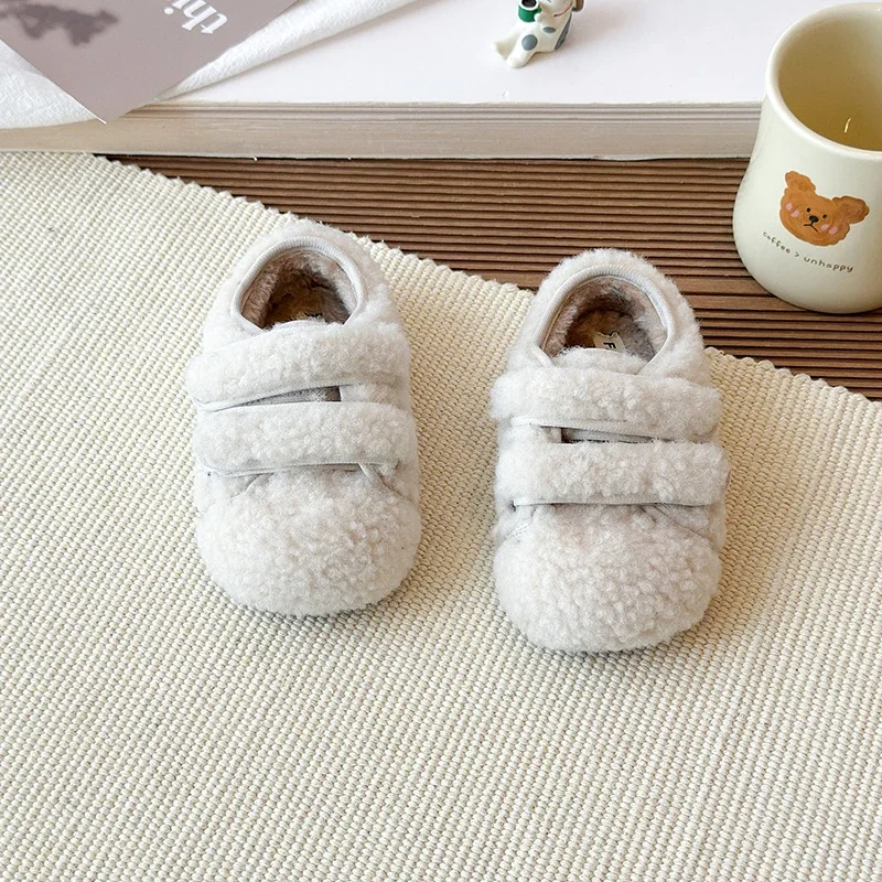 2025 أحذية الأطفال أحذية الصوف المسطح شتاء جديد ارتداء الدافئة القطن أحذية نسائية عادية لينة سوليد حذاء مسطح #3