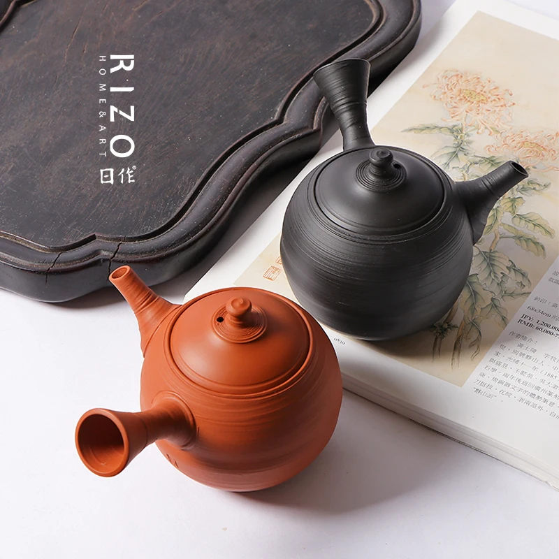 Japan Often Uses A Sliding Side Tea Pot To Brew Tea, While The Wind And Moon In Village Make Red Clay Urgent Beard