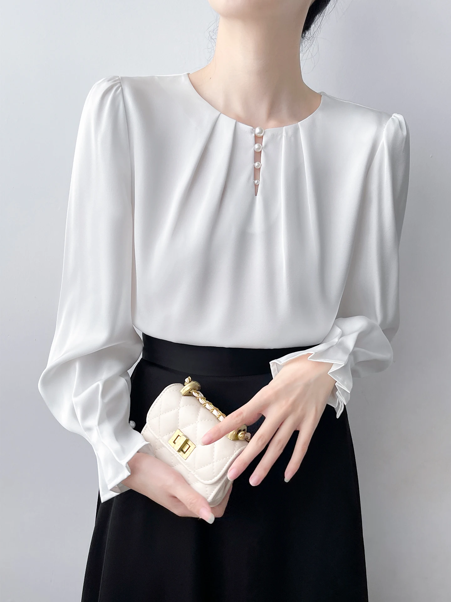 

White Satin Shirt Women's Design Sense Pleated round Neck Commute Korean Style Straight Tube Long Sleeve Non-stretch Polyester
