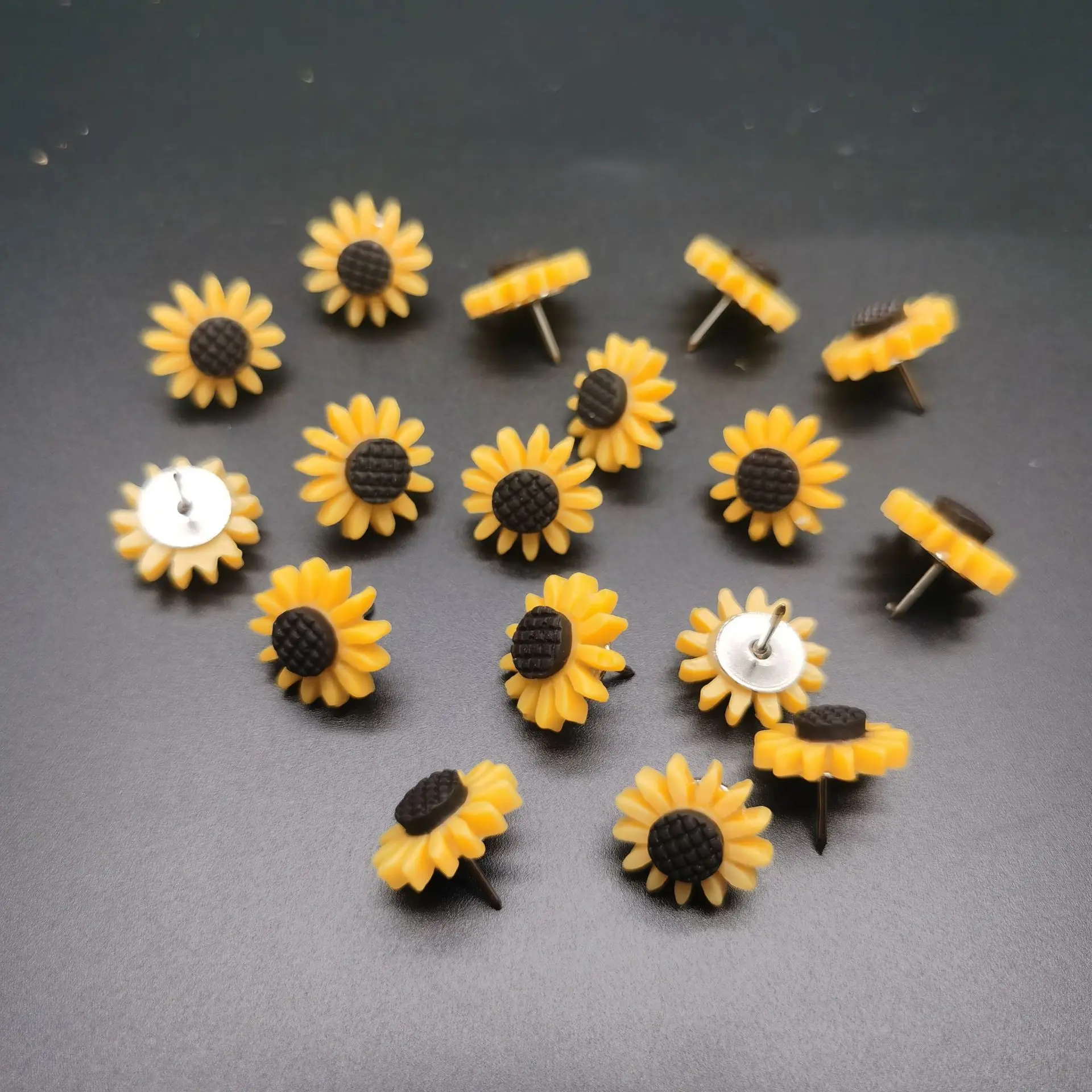 Bview Art 30/50 قطعة من دبابيس الإبهام بتصميم عباد الشمس الإبداعية - دبابيس ضغط مزخرفة برأس مسطح لمستلزمات لوحة الإعلانات المكتبية
