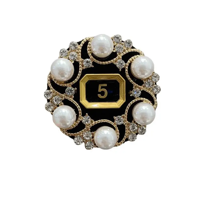 دبابيس لؤلؤية عصرية فاخرة على شكل زهرة لؤلؤية للملابس النسائية رقم 5 بروش هدية لصديقتك إكسسوارات للمجوهرات